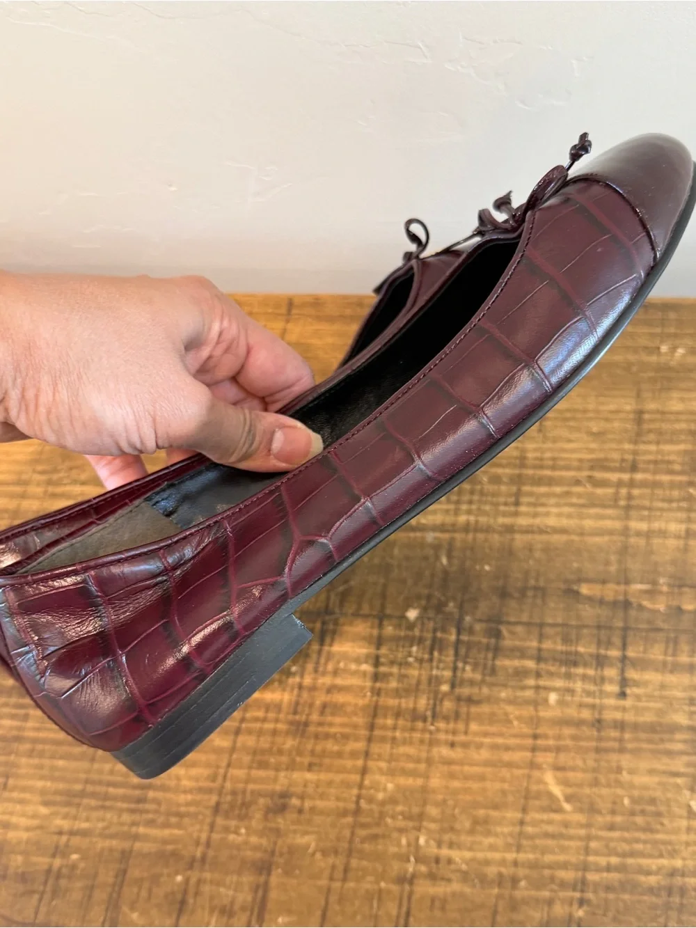 NWOT Tory Burch Cap Toe Ballet Flats in Burgundy Croc Embossed Leather sz 10M